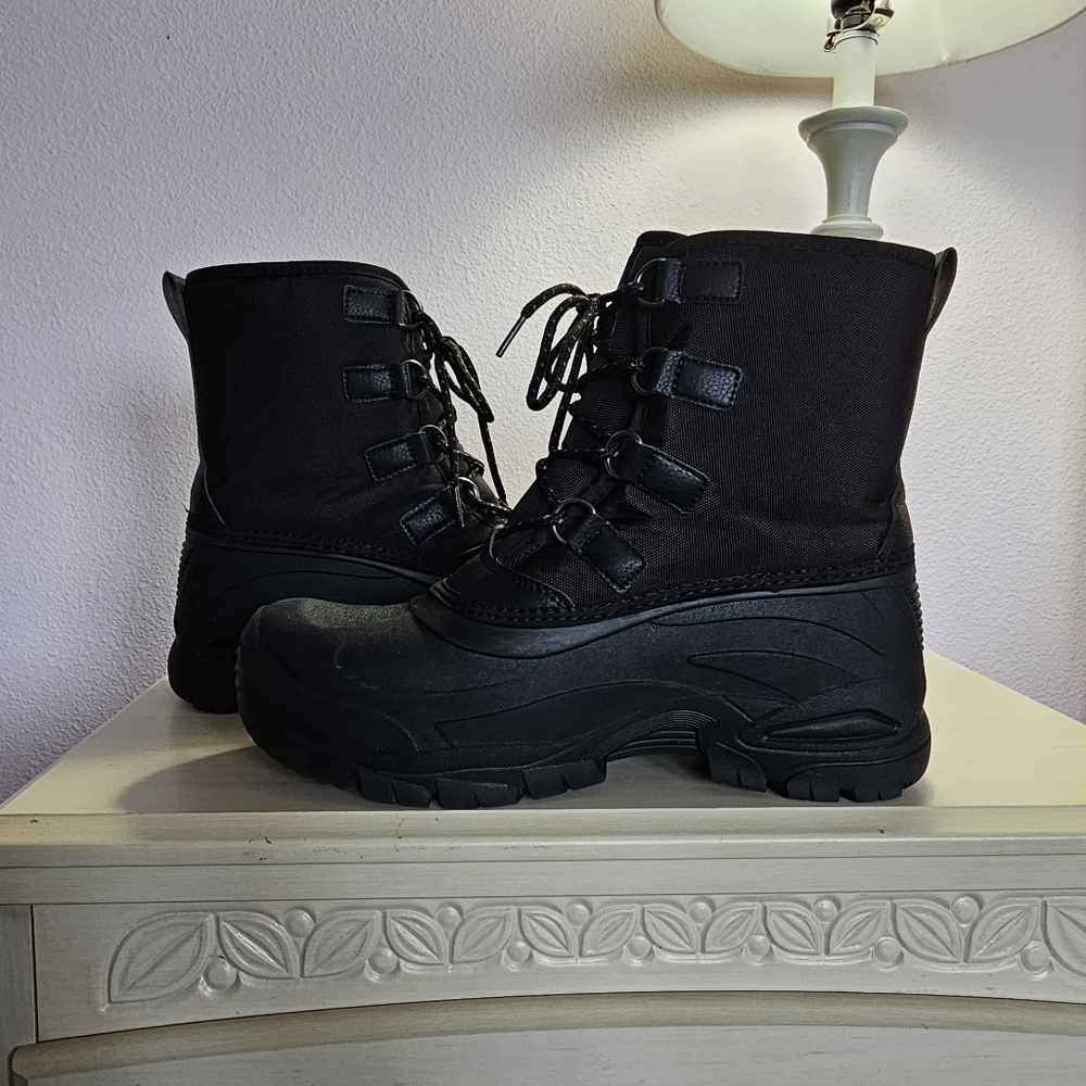 Staheekum Black Lace-Up Winter Boots